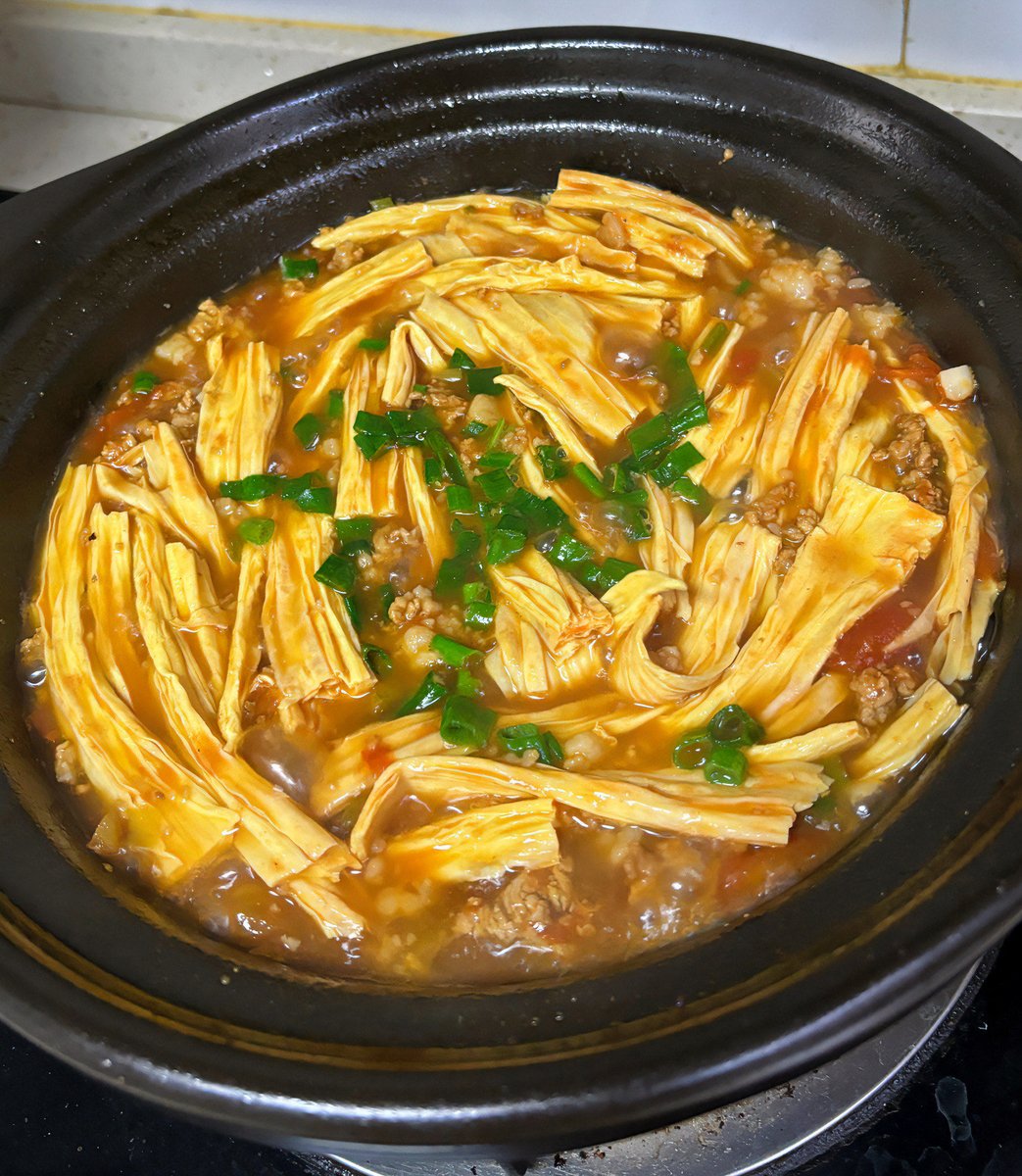 god_jongbum's tweet photo. 试了这款新上架的散称鲜腐竹！豆香超浓，炒完软嫩挂汁，没有怪味，打火锅吸汤绝了，新手也能轻松煮，已加入无限回购清单～， https://t.co/pNs2boM4sF