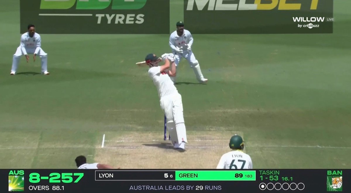 KKRWeRule's tweet photo. Lone warrior for Australia- Cameron Green 🏏🔥 https://t.co/efDgrHuIRj