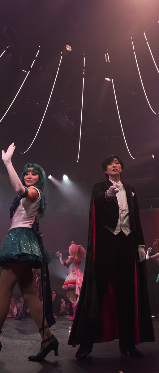 LBlue49566117's tweet photo. STSTの動画見ながら品川に向かってて不意に早戻ししたらSufaタキ様が指差ししてるシーンでリアルに「ひゅっ」って音出た、電車内不審者過ぎる（笑） https://t.co/5Tl3fRoU0a