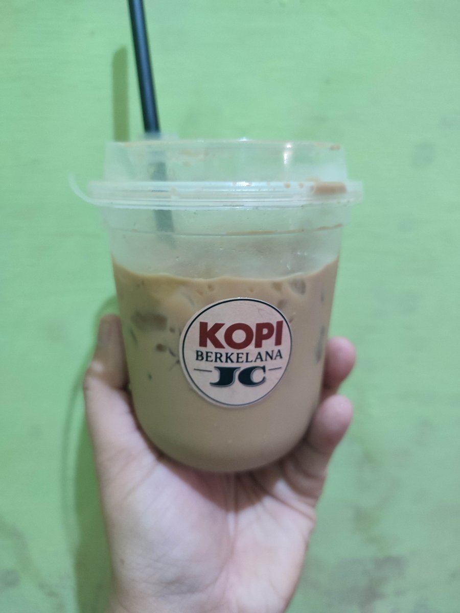 delasyahmareads's tweet photo. Ngupi dulu gak sih biar melek siang2 gini?  kupi racikan temenku nih, mantul.

Harga 13k. 

#SupportUMKM https://t.co/agPQNNYaDd