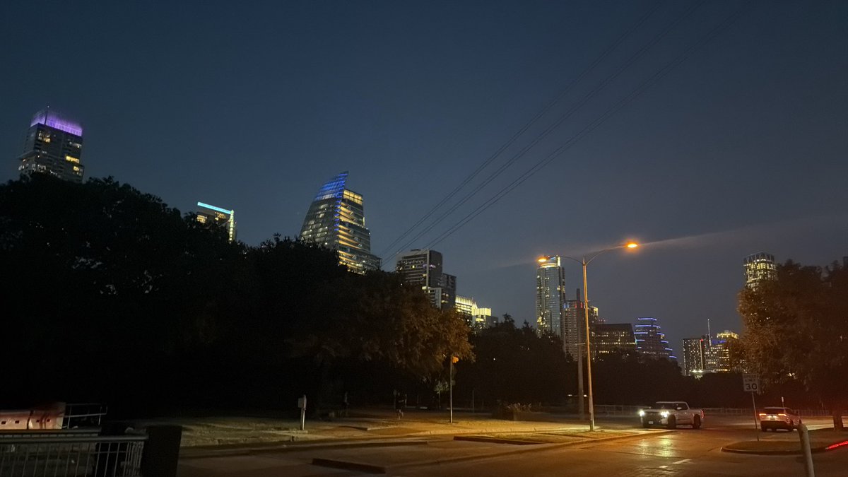 JesseGonza13's tweet photo. ATX 🤘🏼 https://t.co/3SXCdAV6Mh