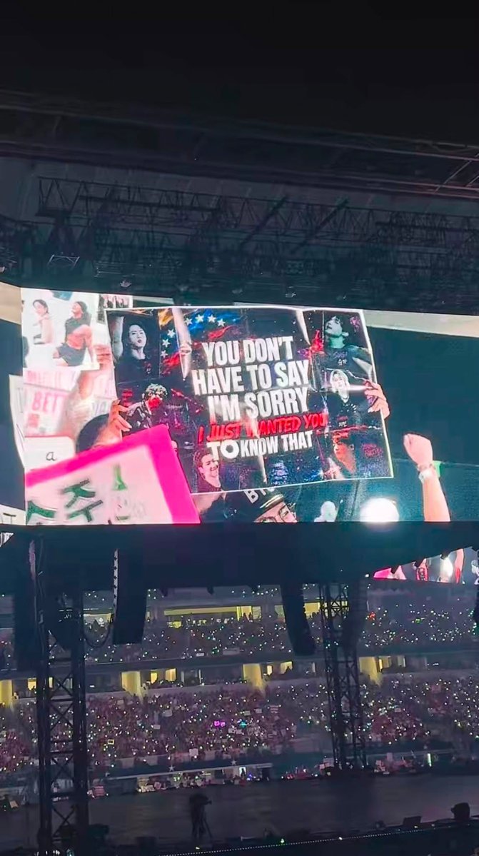 SaintSlayrtz's tweet photo. The fact that BTS is deliberately showing these signs up on the big screen says everything about their fragile little man egos. https://t.co/4DlrTtyxfg
