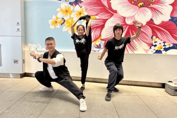 ntdcompetition1's tweet photo. 🙏 選手感恩新唐人 弘揚武德、發揚傳統武學

週六，第9屆新唐人全世界中華傳統武術大賽在曼哈頓完美落幕 🥋 參賽選手與現場觀眾紛紛表示，感恩新唐人堅持不懈，連續18年主辦中華傳統武術大賽，弘揚傳統武學，復興神傳文化 ✨

頒獎儀式上，大賽評委會勉勵全球武術愛好者：在不斷提升武學造詣的同時，更要著重提升武德，做到德藝雙馨 🏆

https://t.co/r9bCuNikqp 來自 @NTDChinese 

🌎 觀看直播回放：
https://t.co/GfygkK6Hwl

#新唐人武術大賽 #傳統武學 #武德 #德藝雙馨 #NTDMartialArts
