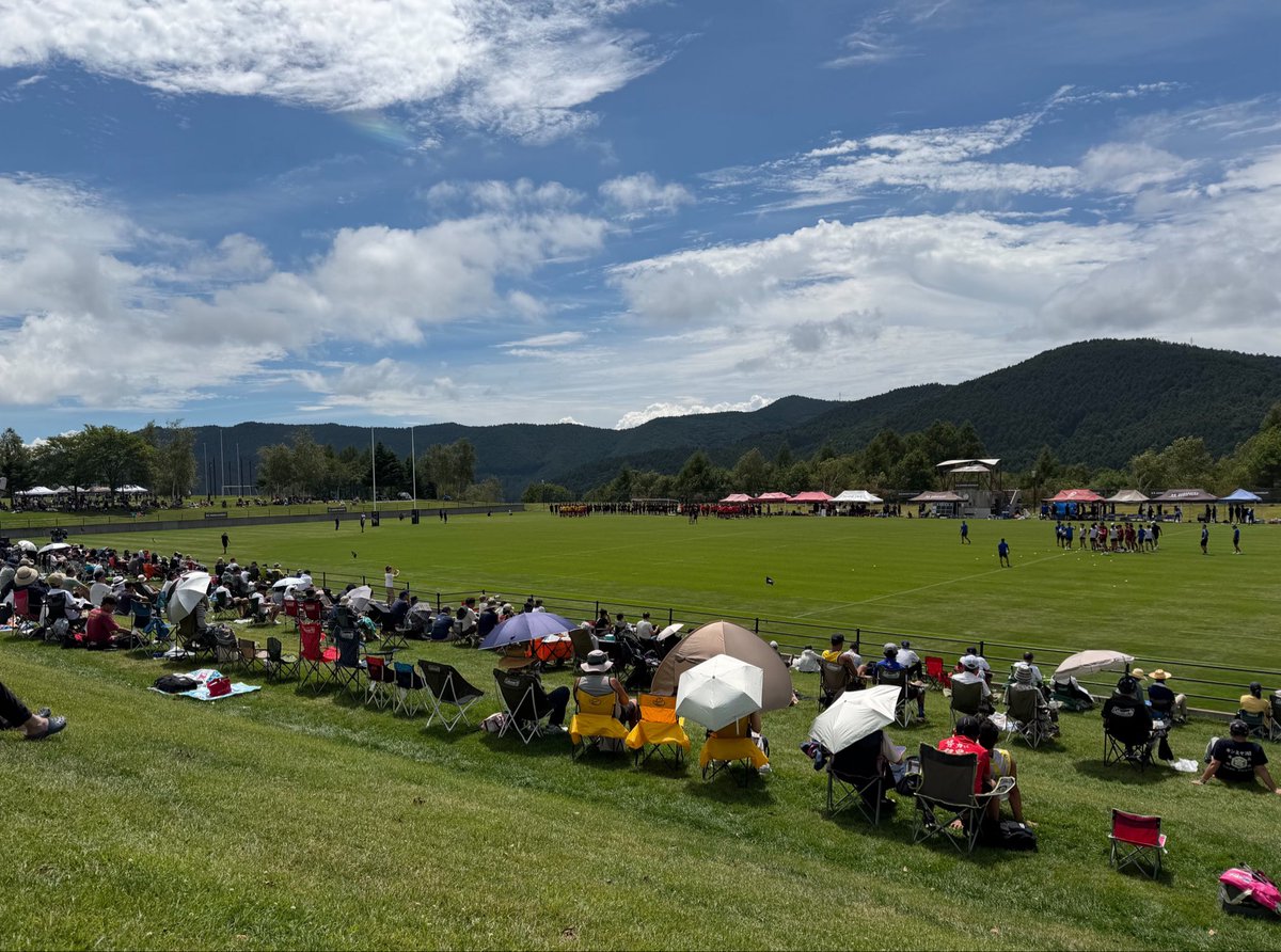 2017JGPSFC's tweet photo. 大学の練習試合を観にきてみた
不甲斐ない息子の試合眺めるより早稲田と帝京のAチーム同士の試合観てるほうがもはや精神衛生上いいのでは、との判断🥸
それにしてもすごい人数集まっとる😳 https://t.co/IlcRERUzdS
