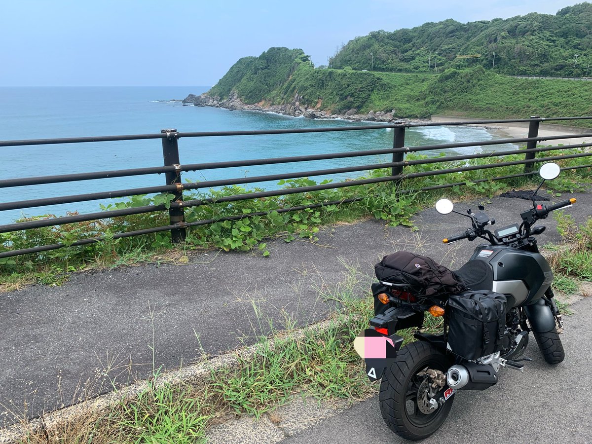 niramniramniram's tweet photo. 2026年8月9日〜14日にGROMで大阪から山陽沿いに九州へ行って山陰から帰ってきたので、このポストに備忘録っぽくまとめる予定！

ちなみに画像は
１枚目 鳥取の魚見台近辺で何となく
２枚目 山口の角島から対岸に向かって
３枚目 しまなみで名の由来が気になって
４枚目 出雲の稲佐の浜と弁天島
#グロム https://t.co/j8MaAWsn5L