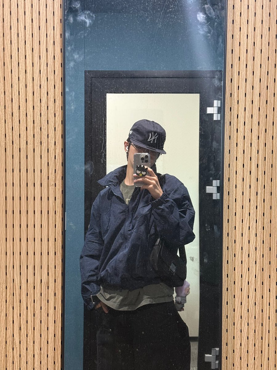 love_memore1's tweet photo. 그냥 이 사진들 보면 오빠 소리 밖에 안 나옴
#이리오 #Leo https://t.co/yXecMjKAkX
