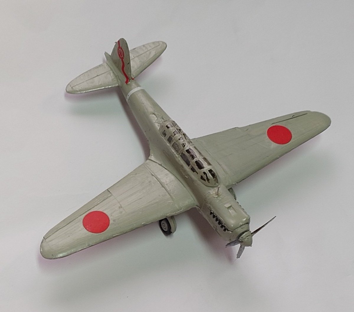sarto8554's tweet photo. Amodel 1/72【キ-32 九八式軽爆撃機】
キャノピーがガタガタなので隙間パテ埋めしました。Amodelなので御愛嬌です。
期限ギリギリでしたが間に合いました。

#SummerモデリングT製作会2026
#完成 https://t.co/2YijTEAjUi