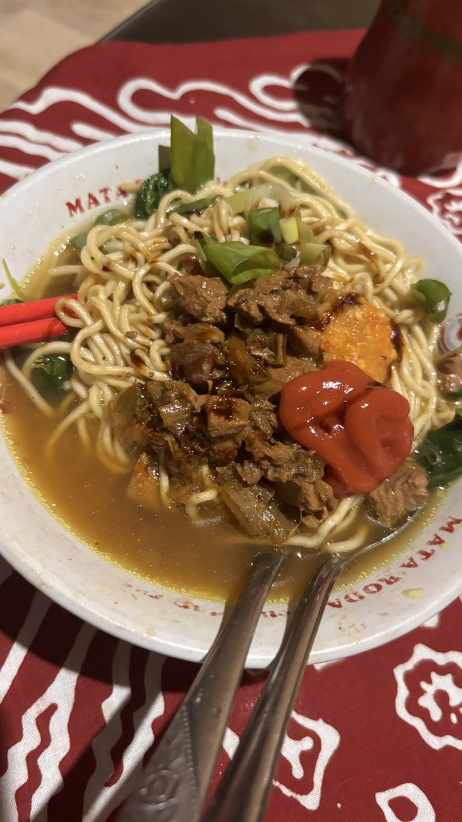 ellyaqul's tweet photo. Makanan Jogja yg wajib buatku orang Jogja yg ngerantau kalo pulang:
- Gudeg Yu Hadi/Gudeg Permata/Gudeg Song Djie
- Bakmie Jowo Mbah Gito/Pak Jan
- Sate Klathak Pak Ustadi
- Mie Ayam Mansurin
- Nasi Kuning Pasar Pathuk
- Soto Pak Parno
- Iga Bajog
- Bakso Pak Joni
- Lontong Opor Bu Rini Alkid
- Ikan Bakar Laot Timor
- Ayam Geprek Bu Made/Bu Rum