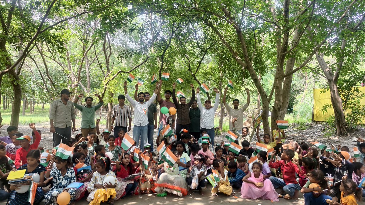smilengo23's tweet photo. Operation Smile celebrated India's 80th Independence Day with our children — flag hoisting, dance, quiz, gifts &amp; books! 13 shelter kids started school &amp; got new bags. 🎒✨ Thank you to our donors for making it special. Jai Hind! 🙏
#OperationSmile #IndependenceDay #JaiHind https://t.co/CiQPgBF5bX