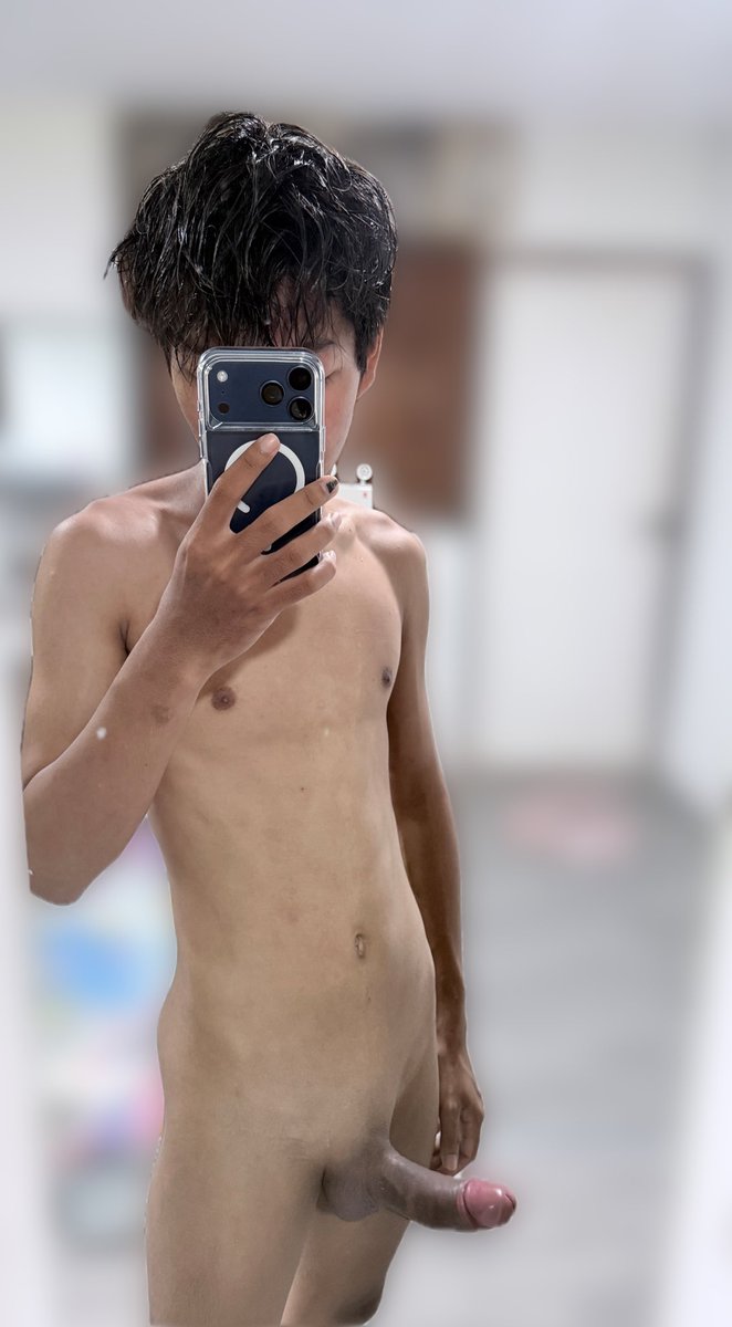 Pluem200010's tweet photo. แบบไหนดีค้าบ https://t.co/sAtYFvrEJK
