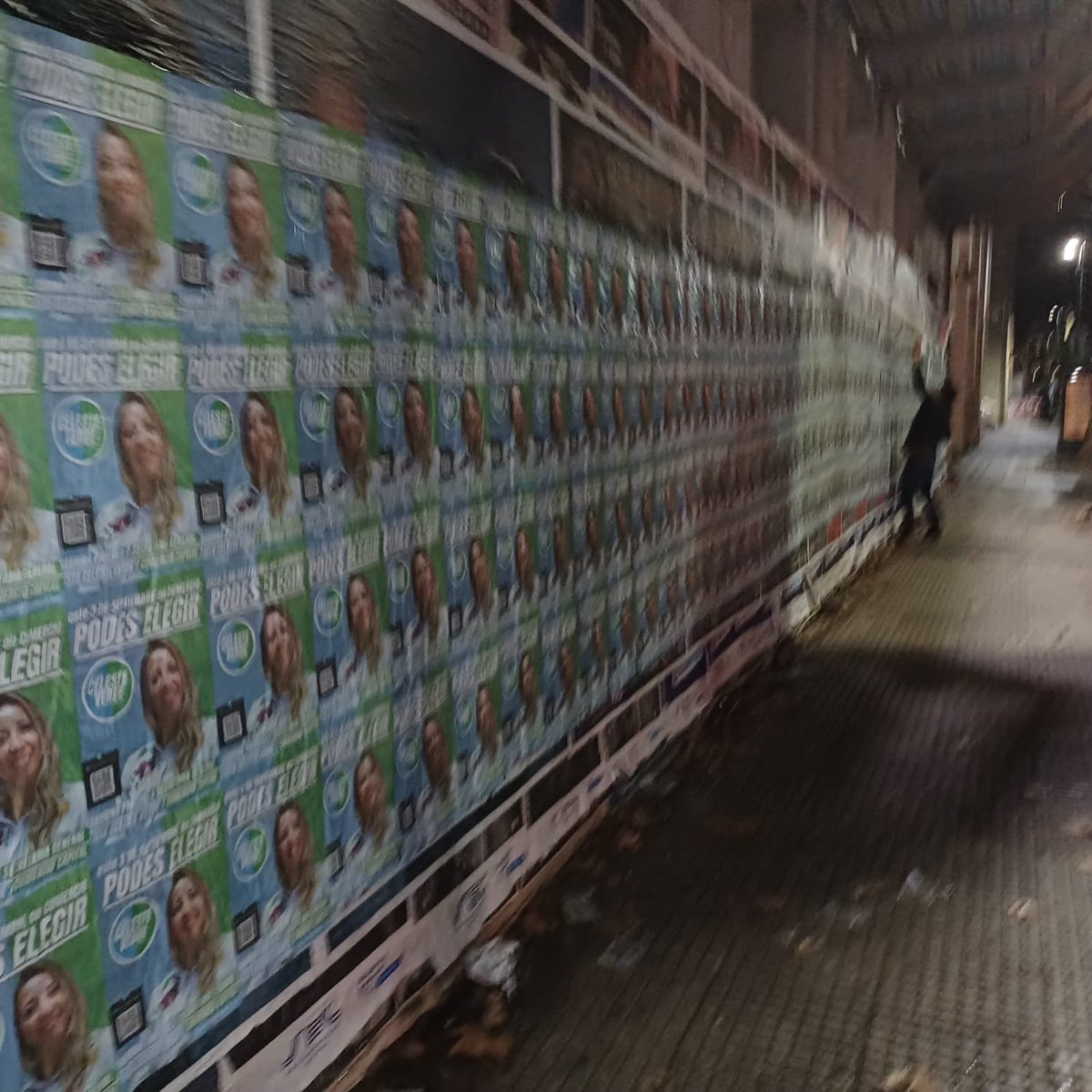 Sergio_OrtizOk's tweet photo. Jornada militante y de pegatina en la Ciudad de Buenos Aires 🪣🧹

Queremos seguir construyendo un sindicato que trabaje para mejorar los salarios, fortalecer nuestra obra social y conquistar mejores beneficios.

🗳️ Este 3 de septiembre, en Comercio, podés elegir Lista Celeste y Verde. 🩵💚

#CelesteYVerde #TrabajadoresMercantiles #ComercioCapital @Soy_comercio @SEyESec @espmilitante @15debreak @StreamComercio @sabriparedessec @Val_Rodriguez11 @oscarcarrozaz