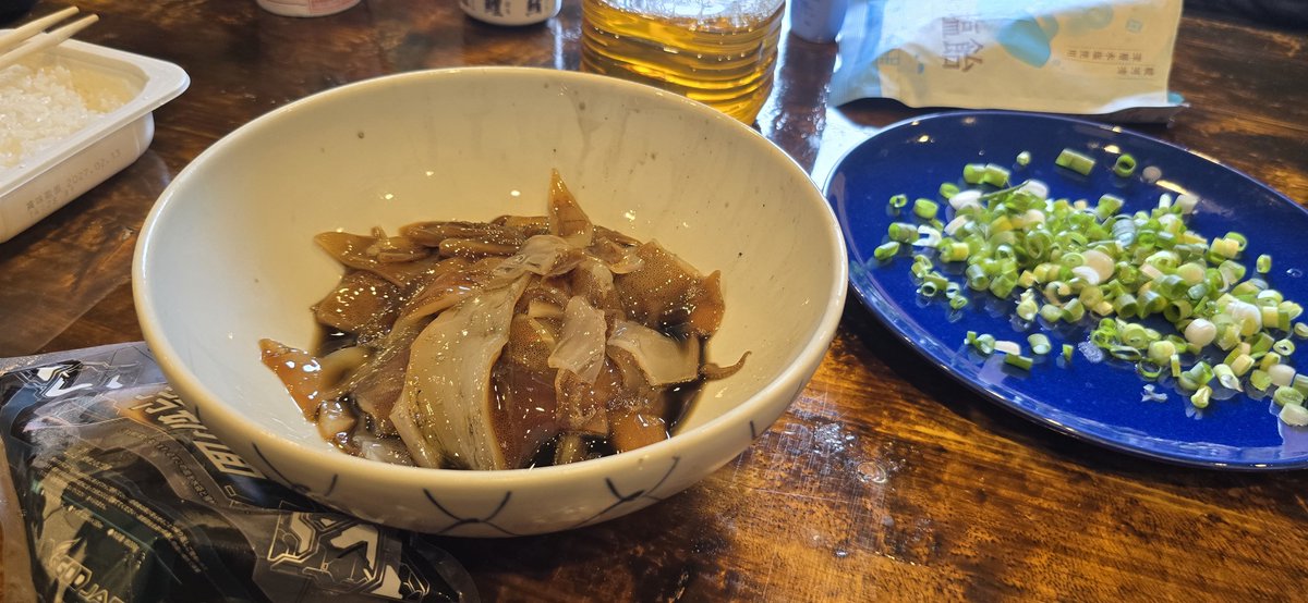 mikeneko0829's tweet photo. 48時間冷凍完了したから刺身食べる https://t.co/SLetFIfKhr