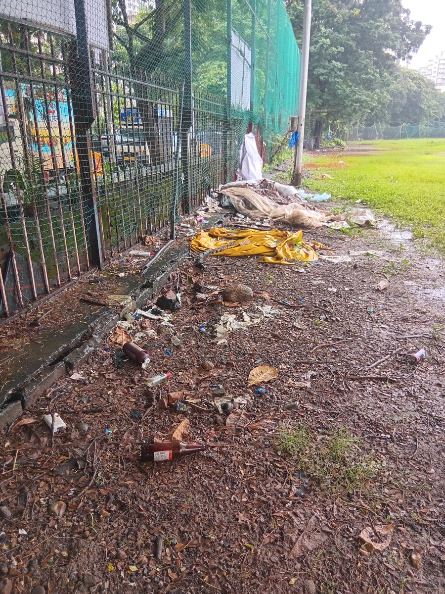 anmopra's tweet photo. Ramesh Dadkar Maidan matunga under @mybmcWardFN has extreme filth all over. Ground is littered with liquor bottles,plastic waste &amp; rotting garbage. Request to clean this up immediately &amp; penalise open drinking. @MumbaiPolice ur assistance will be helpful. @mybmc @MumbaiCricAssoc https://t.co/e4kH1llLHO