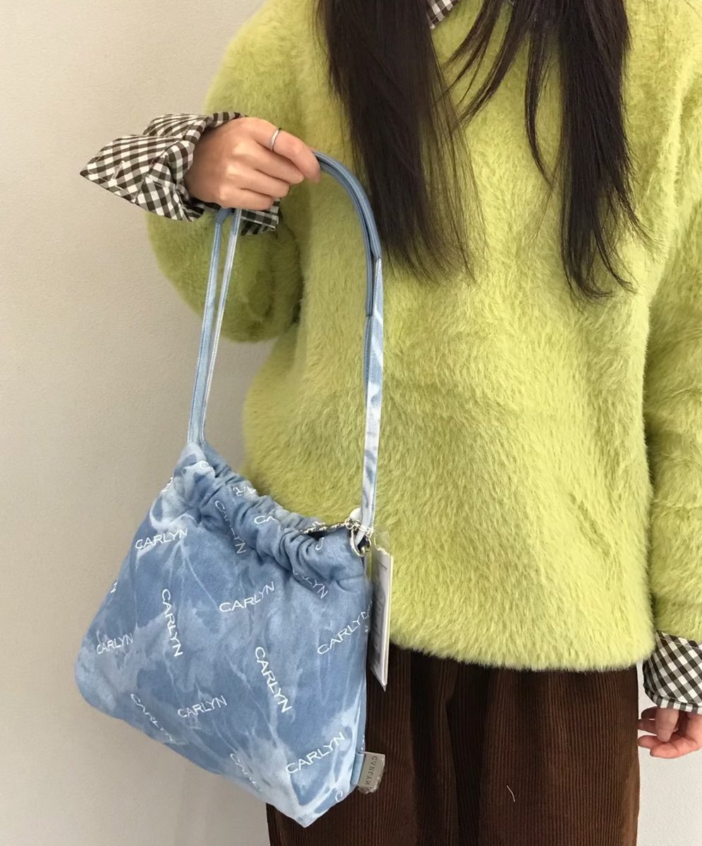 Wanawannn's tweet photo. Carlyn twee mini 👜🫧
ไอเทมฮิตที่ควรมีติดตู้ 🎀
Size : 24 * 25.5 * 9 cm
 รอบนี้ราคาดีมากกก จาก 2,000+ เหลือเพียง 790.- เท่านั้น ✨
โปรนี้มีถึงสิ้นเดือนเท่านั้นนะคะ 
🏷️ ราคา 790.- บาท ส่งฟรี 🫶🏻 หลังเว็บส่งรอประมาณ 4-5 week https://t.co/IFfdFJV3m7