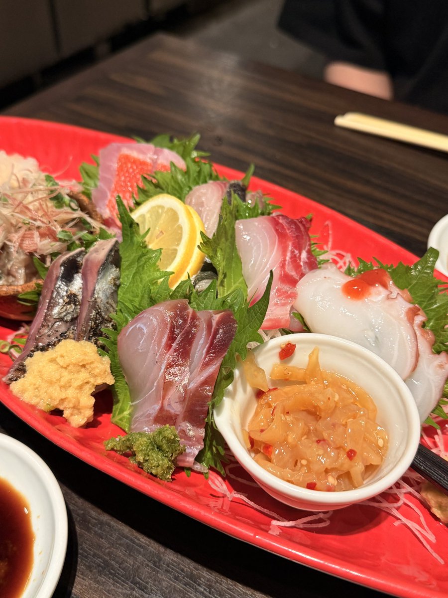 apple_matsumo's tweet photo. 『3年越しの念願。』
🦑 新宿　イカセンター 🦑

捌きたてのイカ、めっちゃおいしかった！！
捌く前に見せに来てくれるのも嬉しいポイント🥹❤️

ぜひいってみてねん🍎

#東京グルメ #東京ランチ #東京ディナー #新宿グルメ #新宿ランチ #新宿ディナー #イカセンター https://t.co/rq2Y3xFZI9