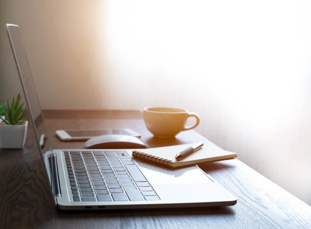 Jayden0212's tweet photo. The best kind of office afternoon: coffee in one hand, work on pause, and a quiet minute to breathe https://t.co/jYAI4x4JUp