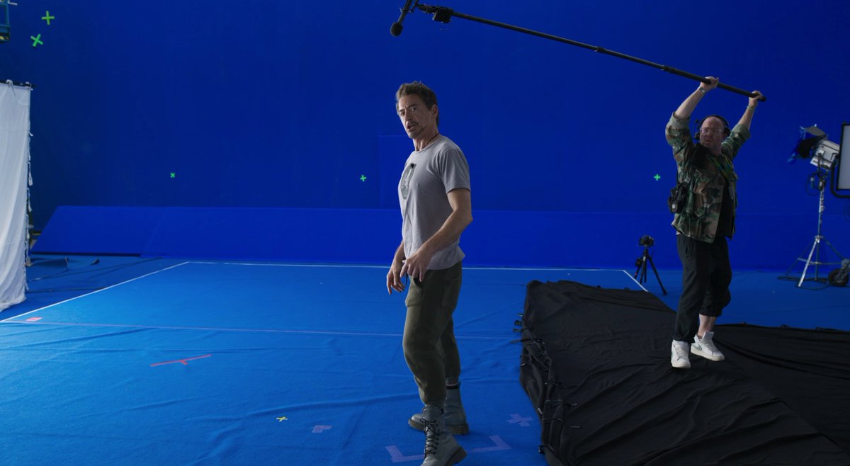 AvengersUpdated's tweet photo. First look at Robert Downey Jr., Anthony Mackie and Chris Hemsworth on the set of 'AVENGERS: INFINITY DEFENSE' https://t.co/kWJbpjOvuH