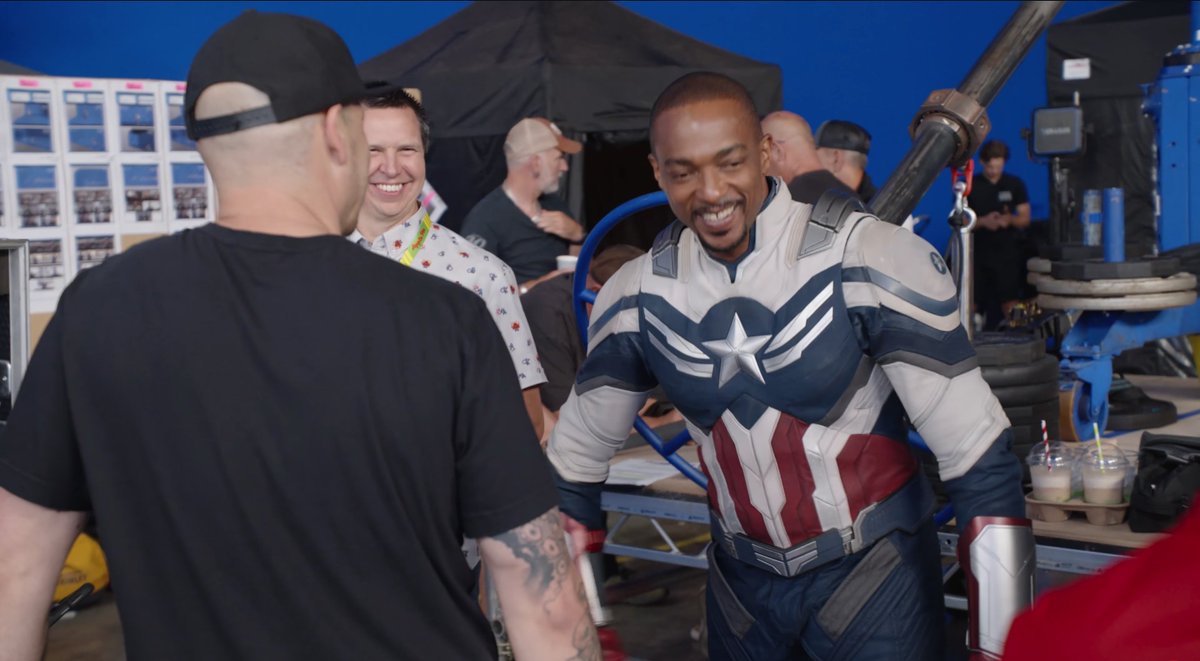 AvengersUpdated's tweet photo. First look at Robert Downey Jr., Anthony Mackie and Chris Hemsworth on the set of 'AVENGERS: INFINITY DEFENSE' https://t.co/kWJbpjOvuH