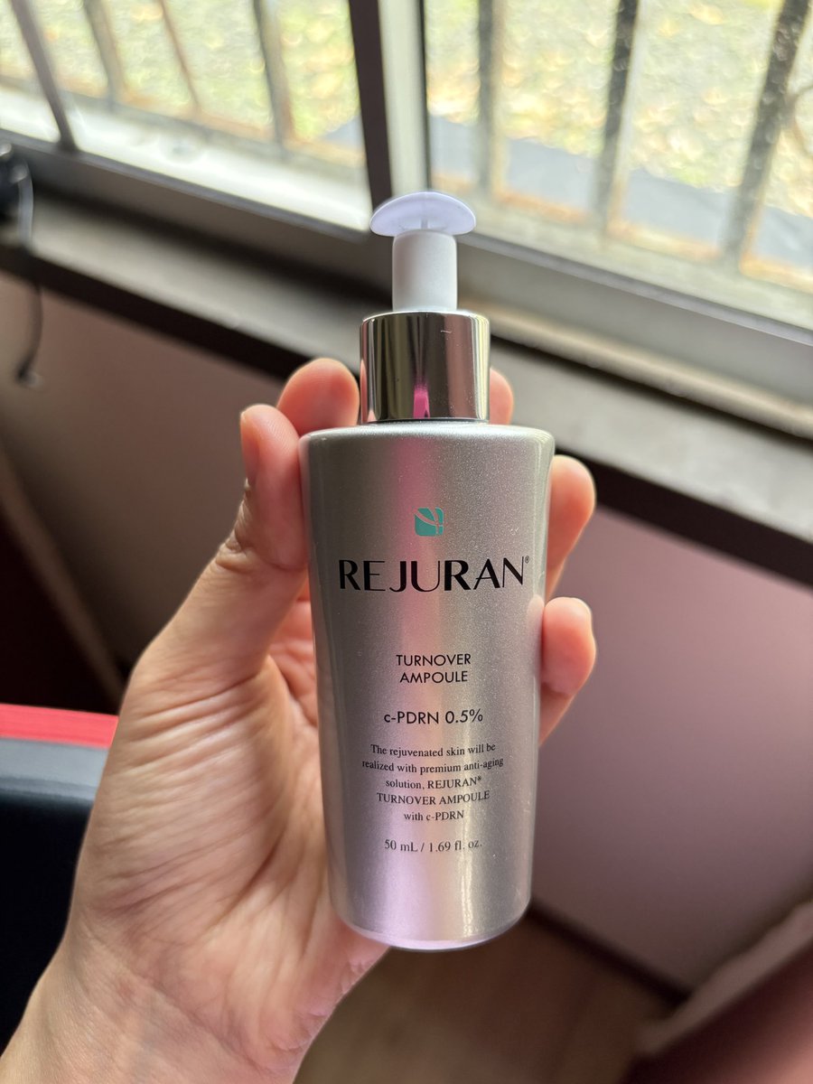 ayuaqilahj's tweet photo. Simple routine:

Cleanser: 
https://t.co/EXFUoFjH4r

Toner: 
https://t.co/0lnKdSLXV5

Ampoule: 
https://t.co/NZy9rrdL7X

Moisturiser: 
https://t.co/En7ToFgVBP https://t.co/6Y9qMH0FST