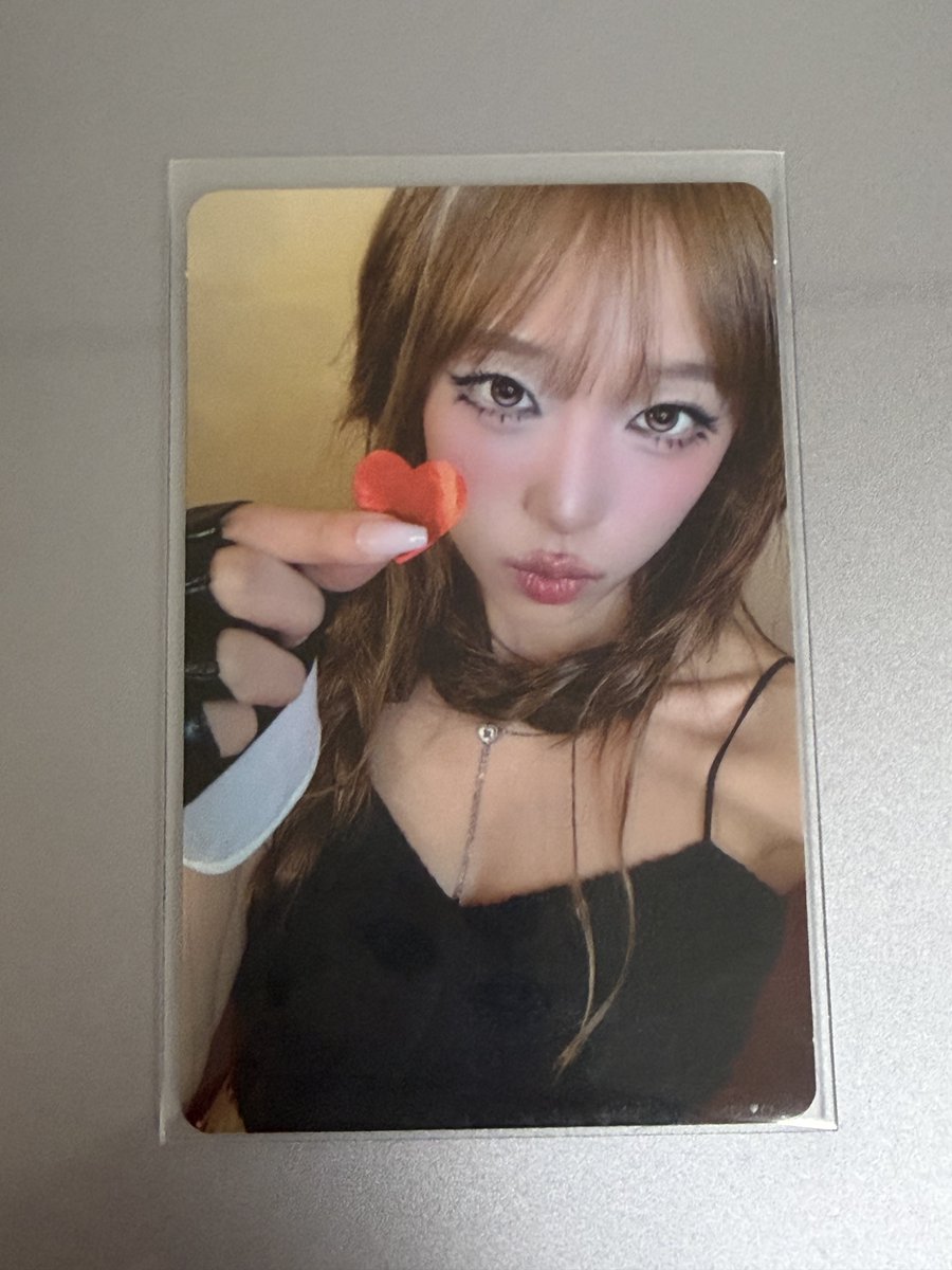jiguminion's tweet photo. 예나 캐치캐치 공방 리워드 포카 양도

1.0

sell⭕️

❌하자 예민하신 분❌

Dm plz🙇‍♀️

최예나 예나 yena choiyena 포카 포토카드 미공포 공방 공방포카 양도 캐치캐치 catchcatch broadcast wts pc poca https://t.co/51d4xaIc0v