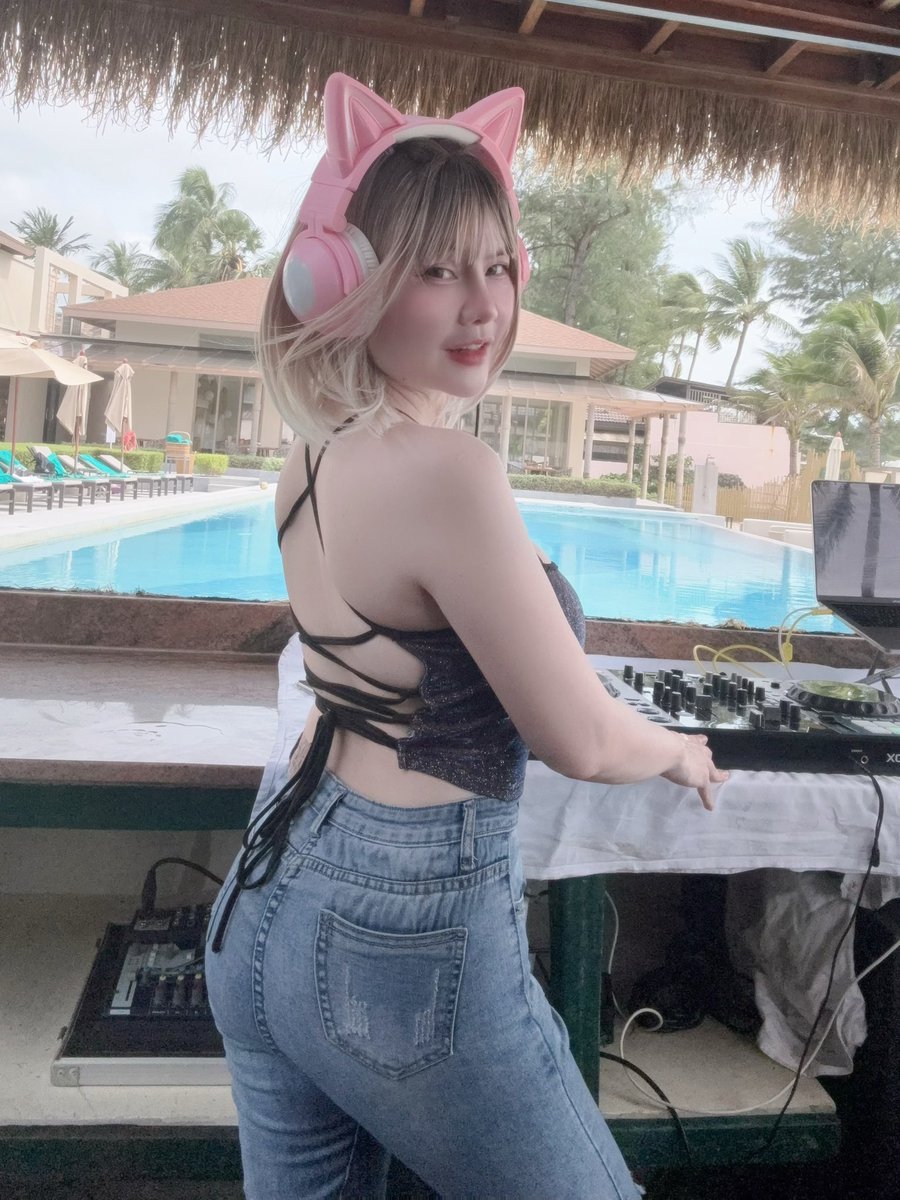 Maemodjoin3's tweet photo. ได้ทุกท่��� หน้า รึ หลัง 🎶
—————->>>
#djjoyphuket #ดีเจภูเก็ต
#djphuket #ladydj #womandj https://t.co/WTvfv9MGml