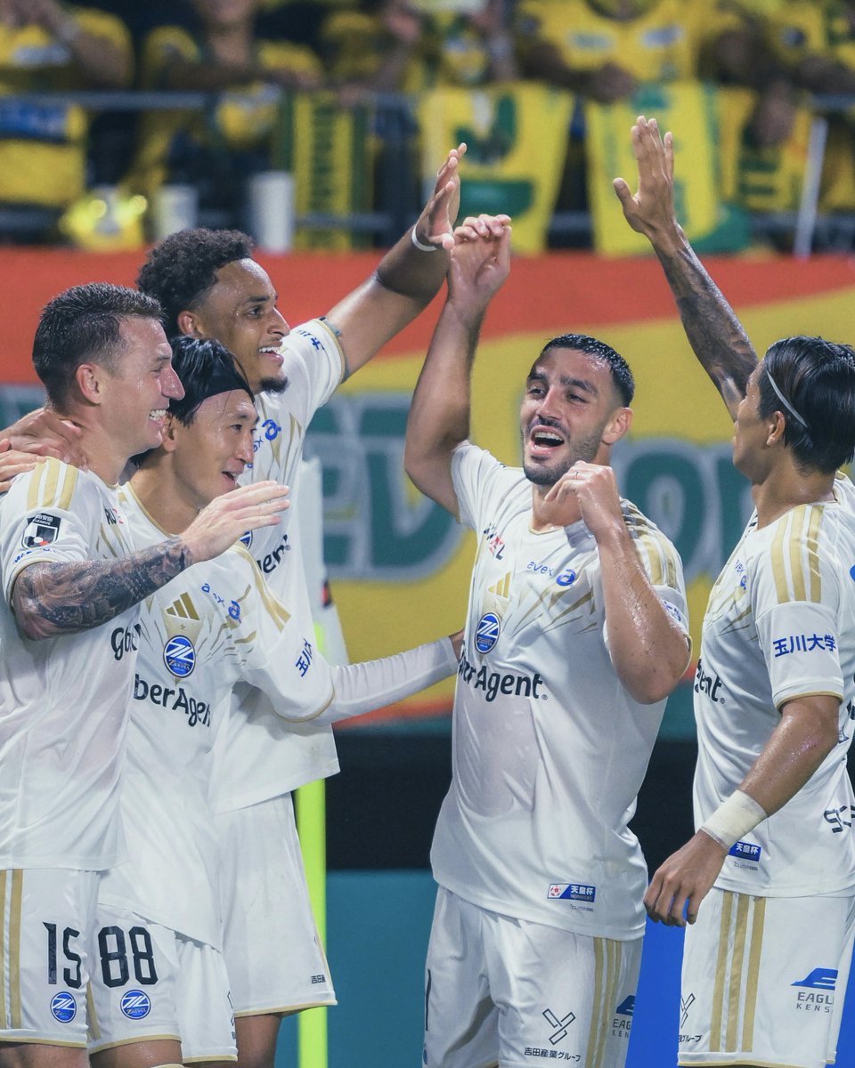 FcMachidaZelvia's tweet photo. 🔷𝐂𝐨𝐦𝐦𝐞𝐧𝐭𝐬 ✍️ 𝐏𝐡𝐨𝐭𝐨 𝐠𝐚𝐥𝐥𝐞𝐫𝐲📸

監督・選手の #ジェフユナイテッド千葉 戦コメントを掲載📝
🗣️ #黒田剛 監督
🗣️ #中山雄太 選手
🔗https://t.co/oXjMpDXWXY

フォトギャラリーはInstagramをチェック📲

#FC町田ゼルビア #zelvia https://t.co/0Fq4unOLkP