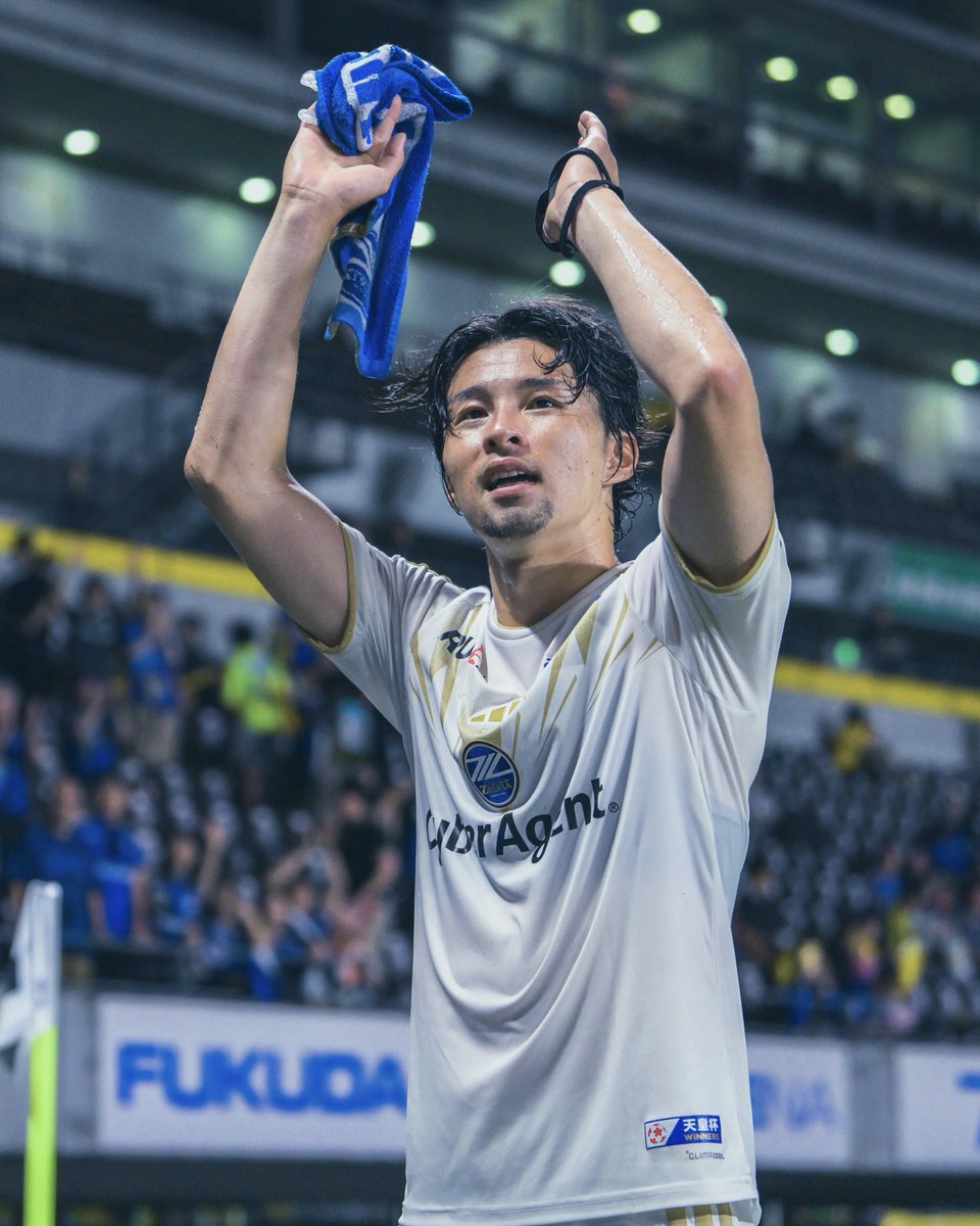 FcMachidaZelvia's tweet photo. 🔷𝐂𝐨𝐦𝐦𝐞𝐧𝐭𝐬 ✍️ 𝐏𝐡𝐨𝐭𝐨 𝐠𝐚𝐥𝐥𝐞𝐫𝐲📸

監督・選手の #ジェフユナイテッド千葉 戦コメントを掲載📝
🗣️ #黒田剛 監督
🗣️ #中山雄太 選手
🔗https://t.co/oXjMpDXWXY

フォトギャラリーはInstagramをチェック📲

#FC町田ゼルビア #zelvia https://t.co/0Fq4unOLkP