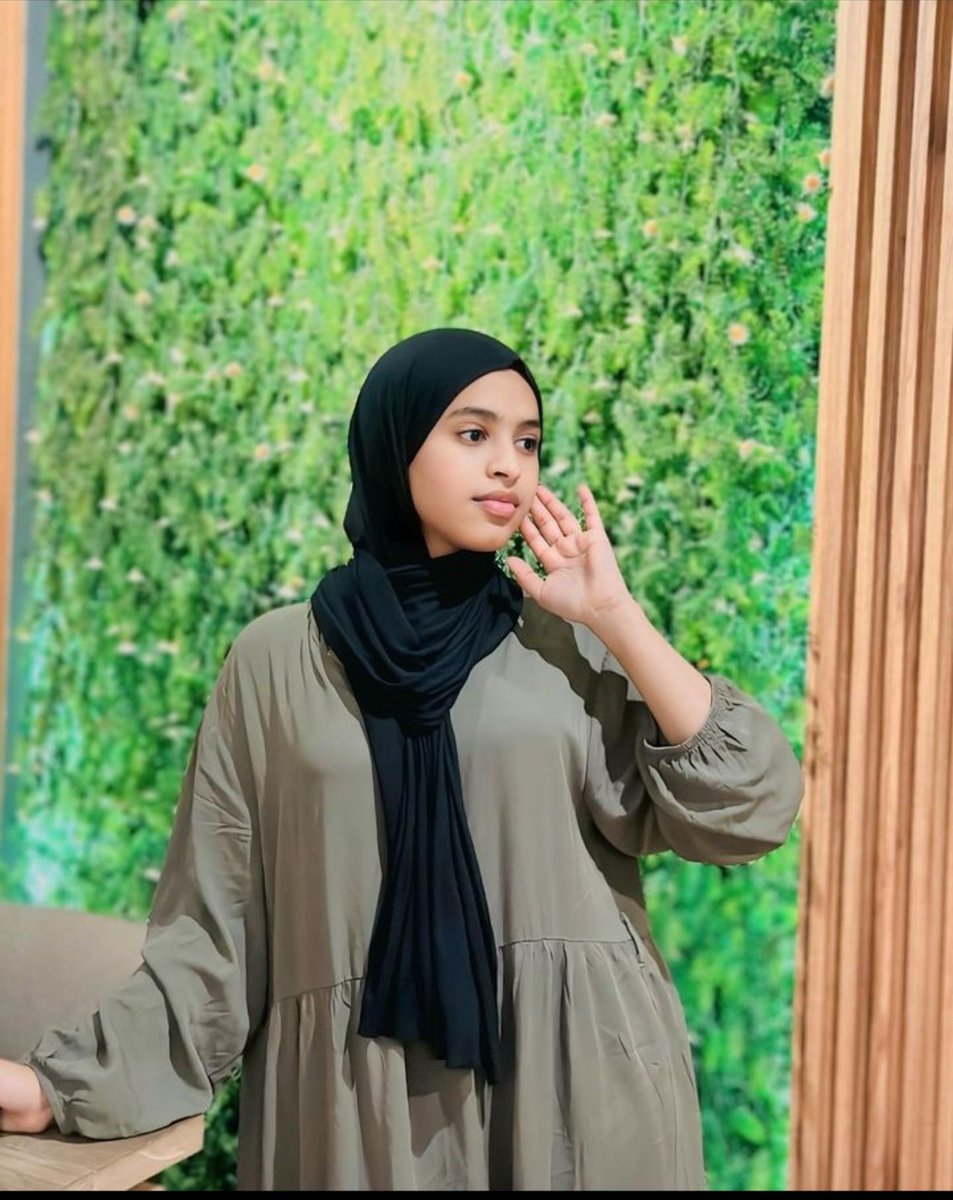 __Hadizah_'s tweet photo. I'm Still single please can we exchange WhatsApp number??😭😭 https://t.co/7p5H74ONRs