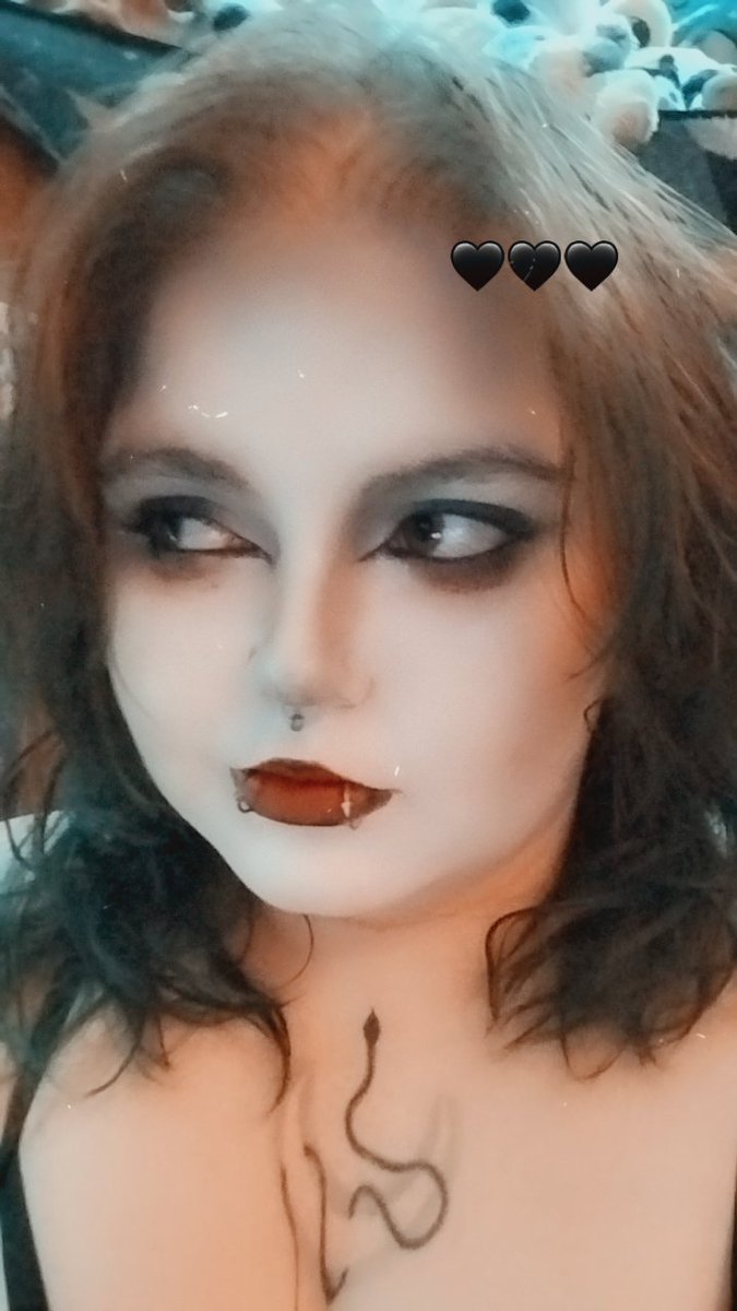 thatsskarma's tweet photo. See you soon! 😘

#goth #natural #bigboobs #curvy #thick #nsfw #streamate 

https://t.co/yAA9l6t7Rr https://t.co/k8JuW0LbcP