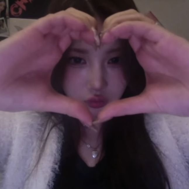 chaeiyin's tweet photo. @OurSummerade @yuxjao @iamxlinyi ️️️️️️♥︎🍓 Love looks extra sweet today. Some stories are better written together, and yours is one of them. @yuxjao &amp; @iamxlinyi Wishing you both more warm hugs and endless reasons to keep choosing each other. Happy Mensive, lovebirds. 🕊️ https://t.co/Zf3PBHcheV