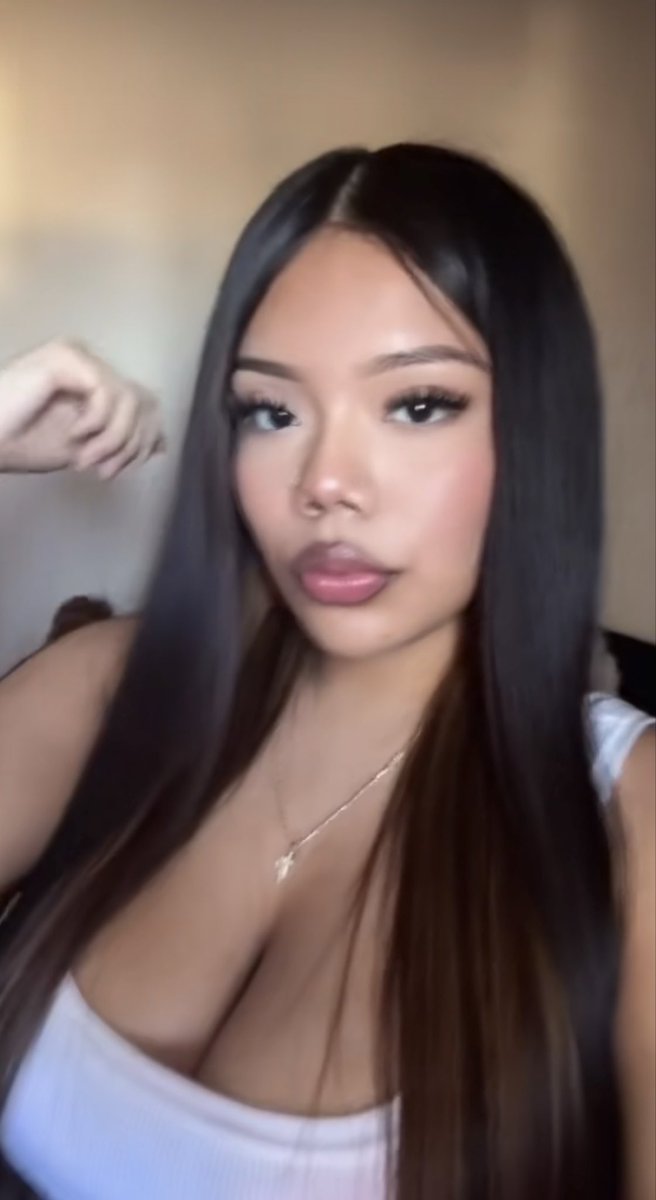 not1mal's tweet photo. fat ass latina for tribs https://t.co/x4ZjX6XsvI