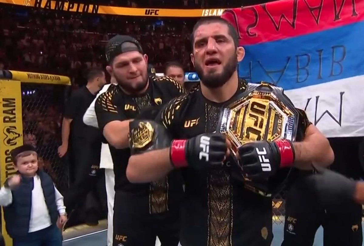 pelunaton's tweet photo. 🏆AND STILL!!!!

🇷🇺Islam Makhachev (29-1) gana a Ian Garry (17-2) por decisión unánime (49-46x2, 48-47) y defiende por primera vez su cinturón del peso wélter 

#UFC330 #UFCHBOMax https://t.co/EtvigQx1Dg
