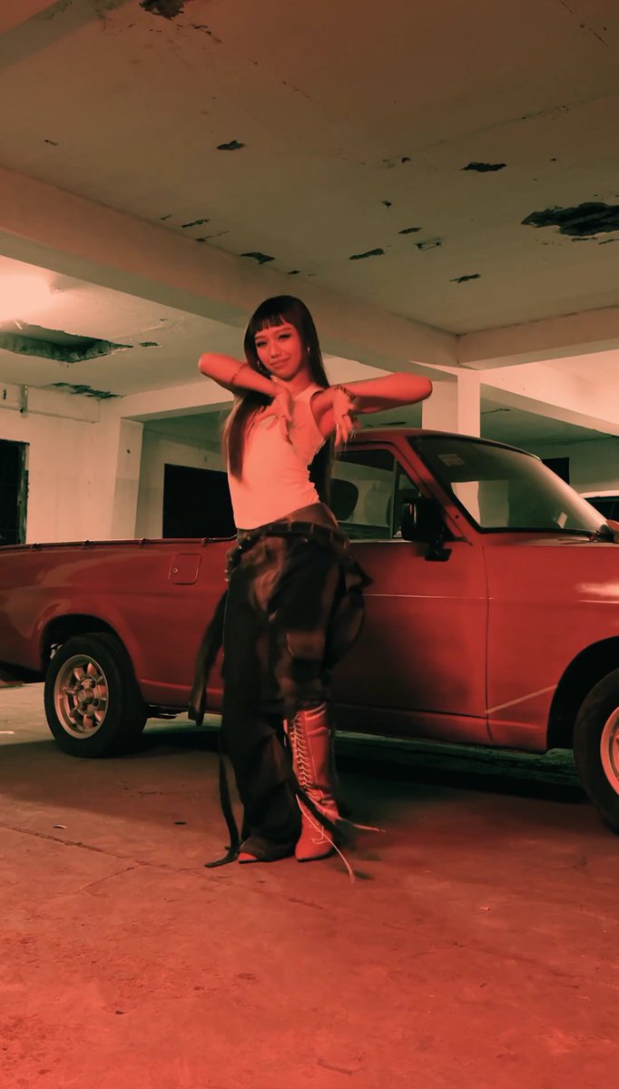 megummiesph's tweet photo. 🖼️ | #Megumedia • 081426
Screen captures of Megumi's latest #Pula dance cover reel via @officialxonara's socials ❤️🔥
Keep painting the town red, our best girl.ᐟ
⟩ https://t.co/RA34S3AWQl
#MegummiesPH
#XONARA_MEGUMI
#XONARA #PULA
#XONARAPula https://t.co/PDbKBbduDq