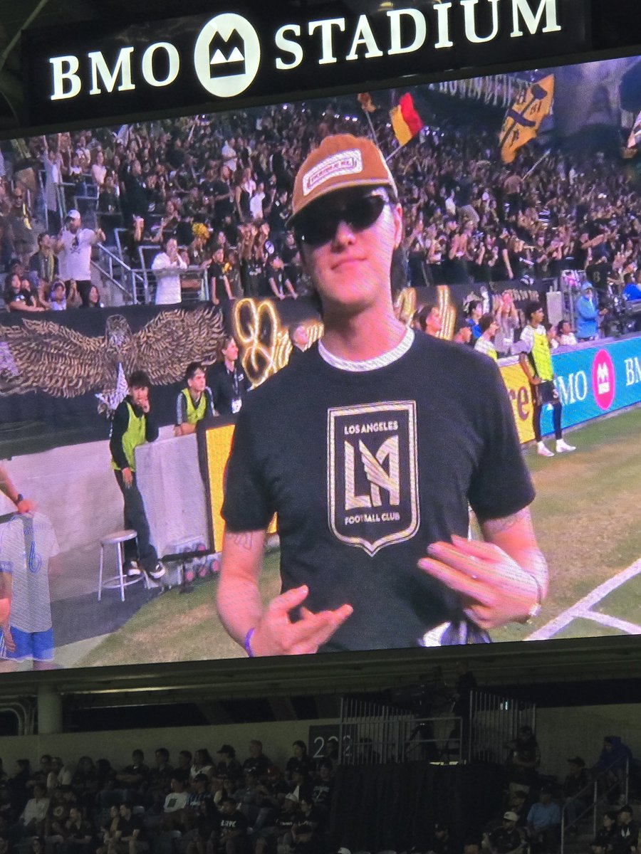 suam_star's tweet photo. 요즘 LAFC 🥰😍 분위기 ⚽️💛🖤
우즈도 오고 Santos Bravos 오고~~ 

#WOODZ #SantosBravos https://t.co/ebQnqgVCyE