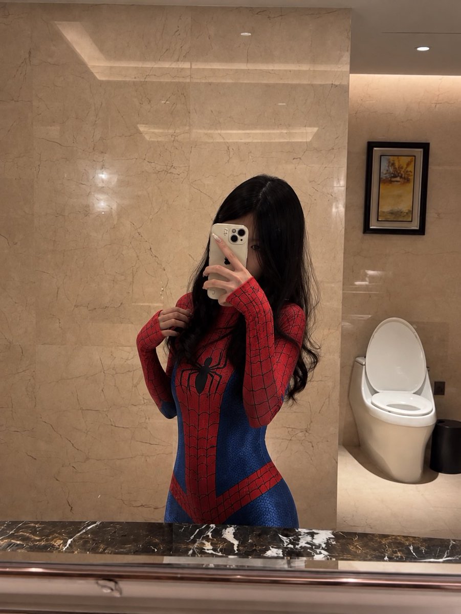 xiaoyuu_06's tweet photo. 变身！
#吉隆玻 #大学生 #spiderman https://t.co/4eDGv7qrM7