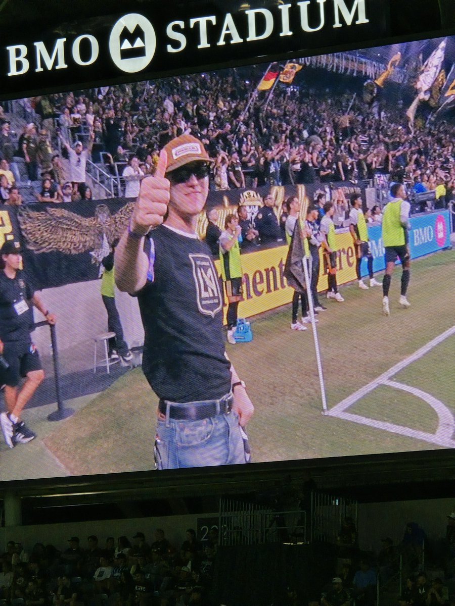 suam_star's tweet photo. 요즘 LAFC 🥰😍 분위기 ⚽️💛🖤
우즈도 오고 Santos Bravos 오고~~ 

#WOODZ #SantosBravos https://t.co/ebQnqgVCyE