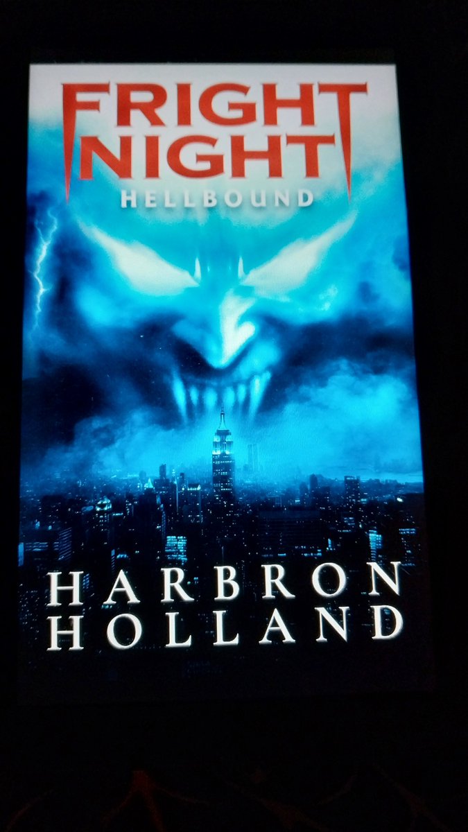 tonignosis's tweet photo. I just finished reading Fright Night: Hellbound, and I have to recommend it to every fan of the original film! A thrilling prequel to my favorite horror movie ever, I can't get enough of the world created by @RealTomHolland! Read this book! 📖🧛♀️🧙♀️😈 #MutantFam #HotVampire https://t.co/6Lv8KQukrb