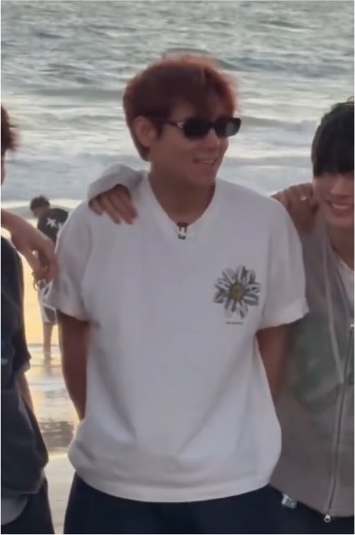 orbtingyou's tweet photo. jihoon at the beach 

        vietnam                                          LA https://t.co/RtLKYD5h2H