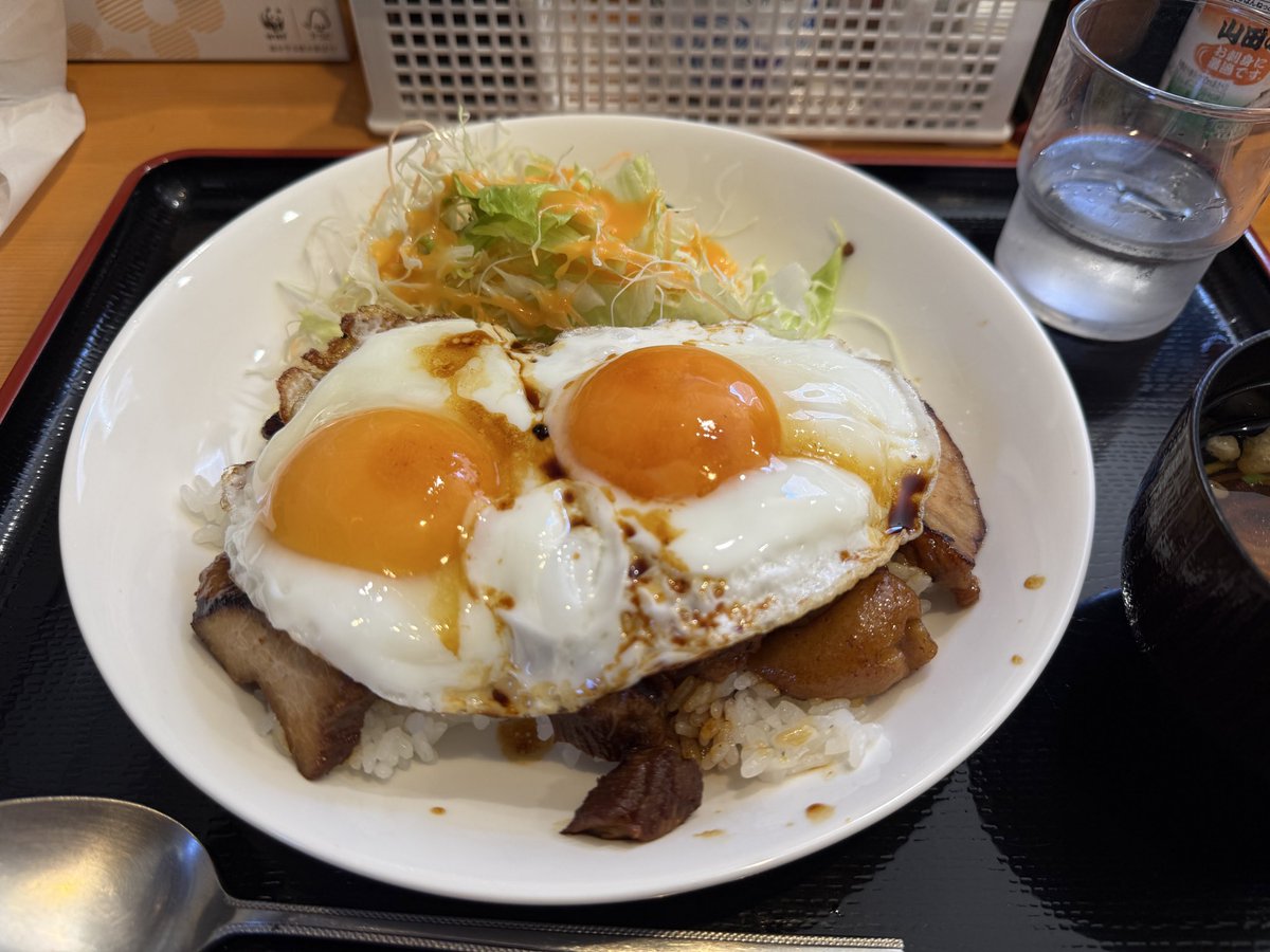handfox0116's tweet photo. 手に汗握る戦い…

チャーシューエッグライスは旨い🍳

がんばれ！⚾️ https://t.co/9bMcuaU2YH