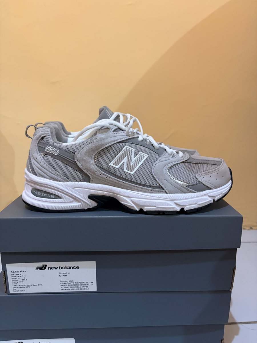 IndoCrave's tweet photo. Panggilan buat kaum mendang-mending, Sportation lagi ada promo gede-gedean yang sayang banget kalau dilewatkan. Niat beli 1 pasang, malah dapet 2 pasang sepatu New Balance cuma seharga Rp1,6 juta. 

HARI INI HARI TERAKHIR, stok terbatas jadi harus cepet-cepetan! https://t.co/CD4pxizhHv