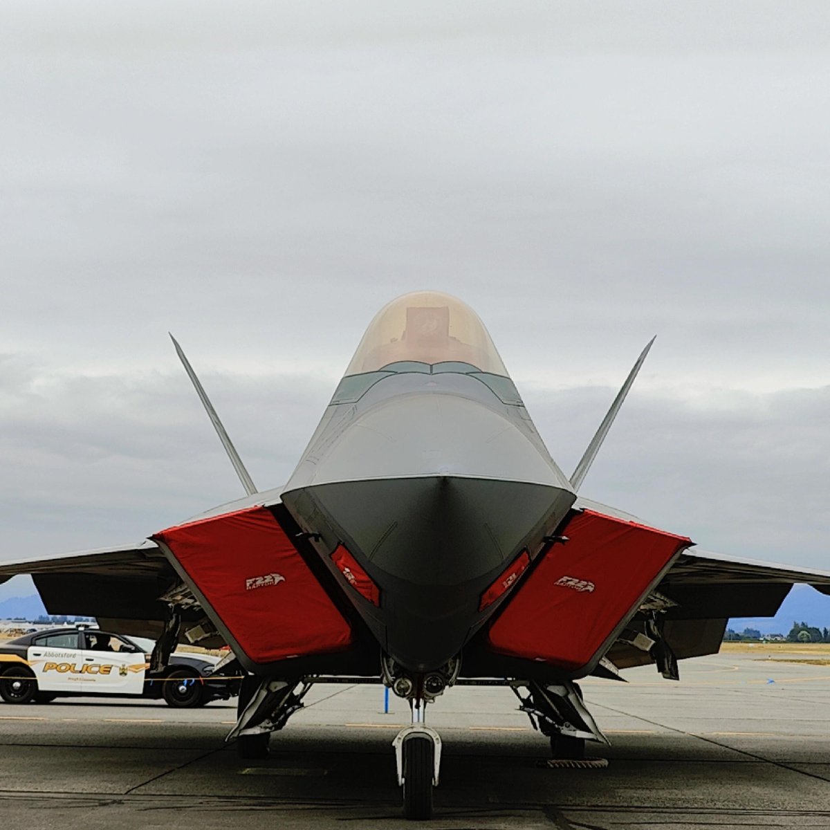 Sunil_Roselyn's tweet photo. The Alaskan F-22 Raptor, even up close, possesses a striking, industrial, and brutal beauty; its massive control surfaces give it a Transformers-like feel. https://t.co/FVbRComQEo