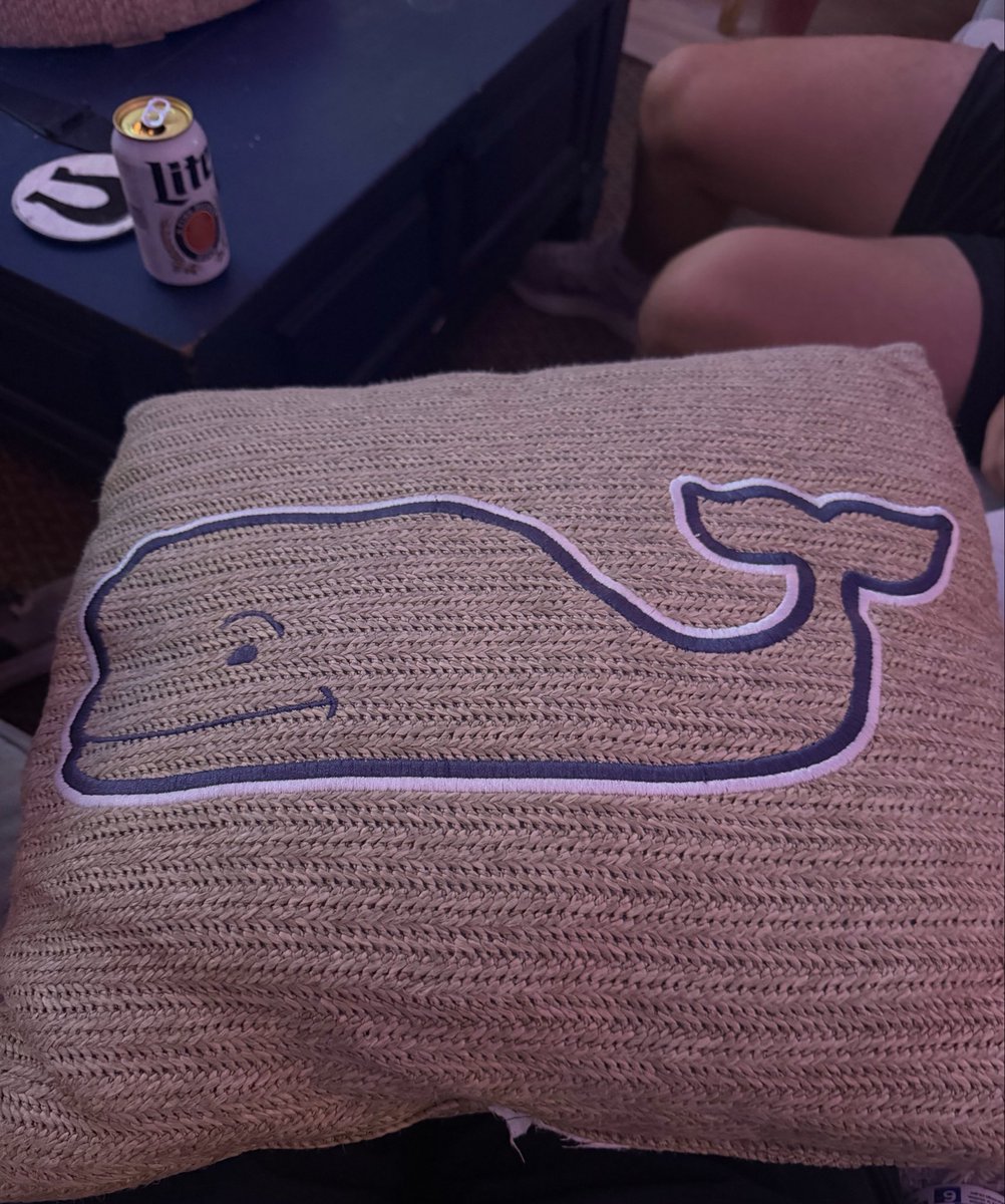 Rafecameron001's tweet photo. If you SLEEP on the whale, you better be prepared to die for it. #Lank https://t.co/7EO8K4Lwme