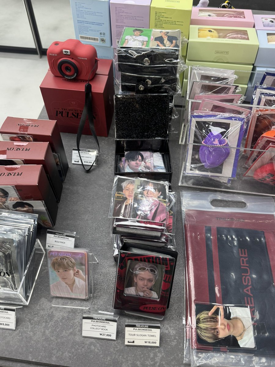 eotteo_k_shop's tweet photo. Hello! baka meron po nag hahanap ng mga old merch ng Treasure or ANY YG Artist group? DM niyo lang po kami🤗

📍the SameE/Yg Store Myeongdong— TREASURE OFFICIAL MERCH

📌ETA in Manila- Aug.21

DP: ₱500 payo
BAL: once onhand

#TREASURE #트레저 #YG #YGSELECT #와이지셀렉트 #MD #MERCH