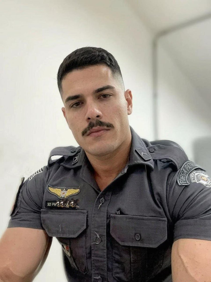 PolicialHetero's tweet photo. Gravei conteúdo novo 🚔 
https://t.co/TO4QRGvw2g https://t.co/O5Lqyp7GUV