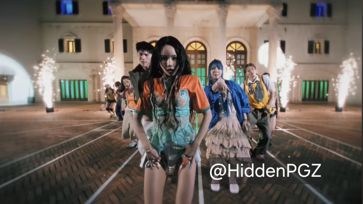 HiddenPGZ's tweet photo. Another favorite scene is this one, the way Somin looks at the camera as if she wanted to attack the person at the other side and I'm an easy catch ๐โค๏ธ
#KARD #BackToLife
#BackToLife_favoritecut https://t.co/xaEeagxnSq