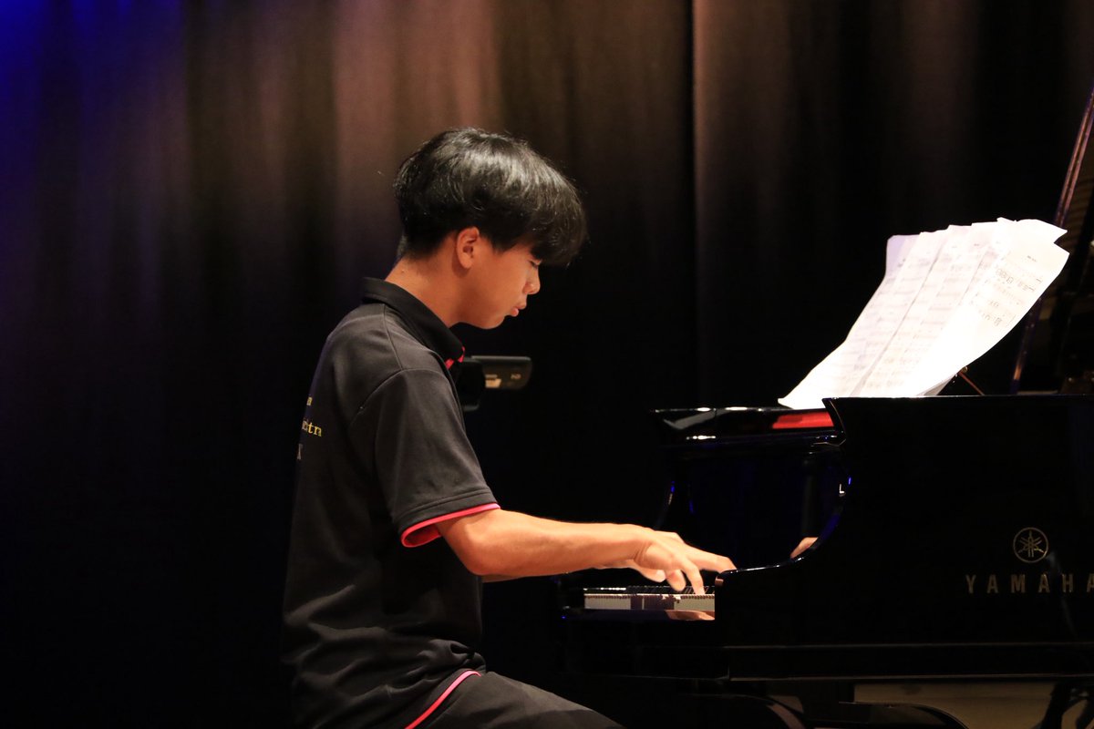 ybbjc_official's tweet photo. #YBBJC #ヤマノ 2日目
ゲストバンドの様子をご紹介✨

金沢ジュニア・ジャズ・オーケストラ JAZZ-21 https://t.co/8yH8F8OZbc