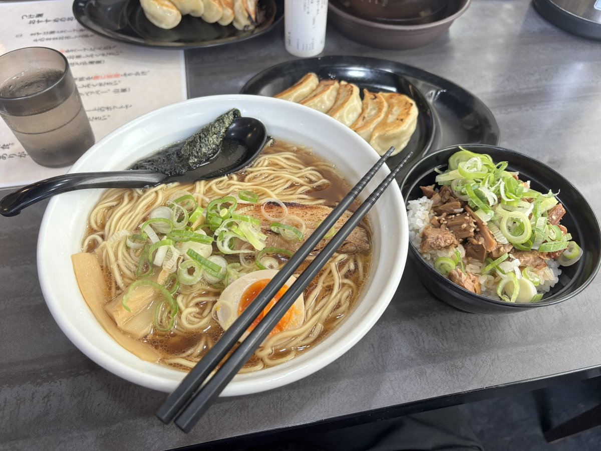 QNC10KAI_'s tweet photo. そういえば、昨日フジに行ったらセーフティのスープラに紛れて金のGR86おった(￣▽￣;)あと、ここのラーメン屋美味しかった(,,•﹏•,,) https://t.co/9M8PLoMjVd