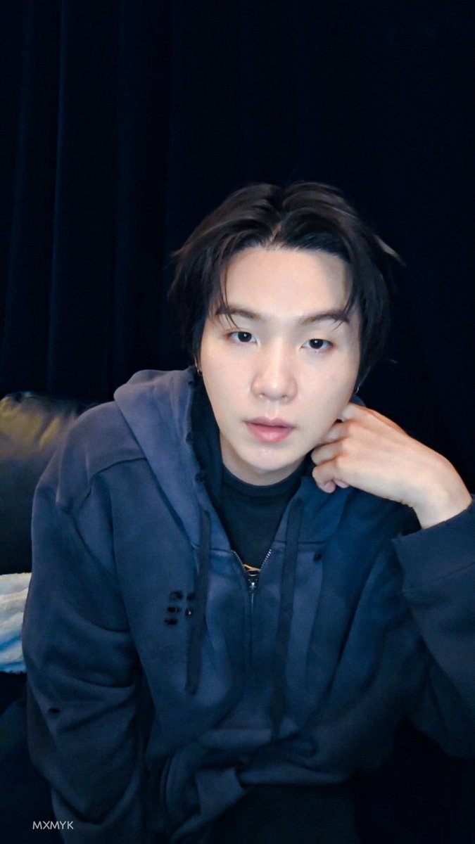 MXMYK0309's tweet photo. 🥰🥰🥰

#슈가 #SUGA #민윤기 #윤기 #yoongi https://t.co/29eHObGpEp