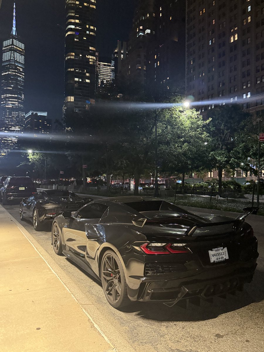 egetutunj's tweet photo. NYC https://t.co/K7Ou3RNaYA