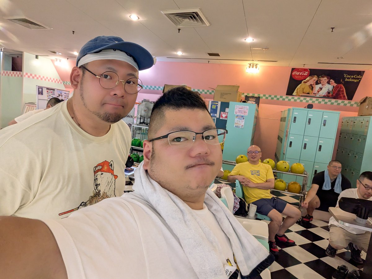 gentasiken's tweet photo. bullボウリング🎳スタート https://t.co/VXO8DeNFwu